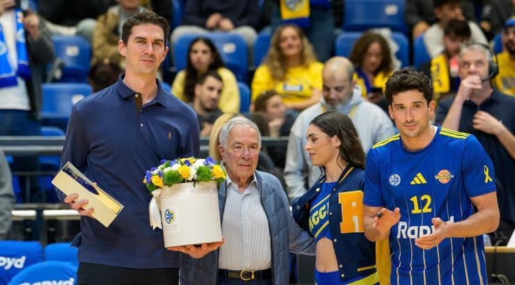 ג'ון דיברתולומיאו, שמעון מזרחי וג'ייק כהן