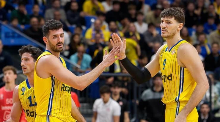 רומן סורקין וגור לביא חוגגים