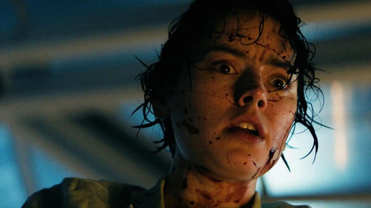 סופסוף מישהו מתעסק עם הלוגיסטיקה. מתוך "מתוך האדמה" (צילום: באדיבות סרטי יונייטד קינג) מתוך "מתוך האדמה"