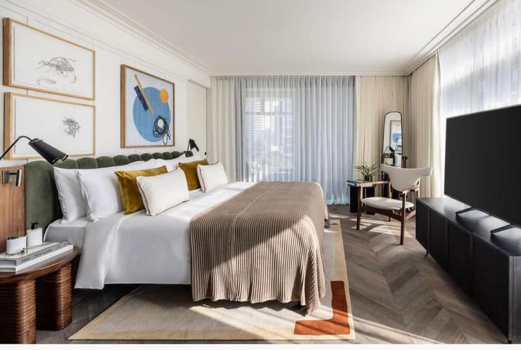 חדר השינה בסוויטה (צילום: עמית גירון) חדר השינה בסוויטה