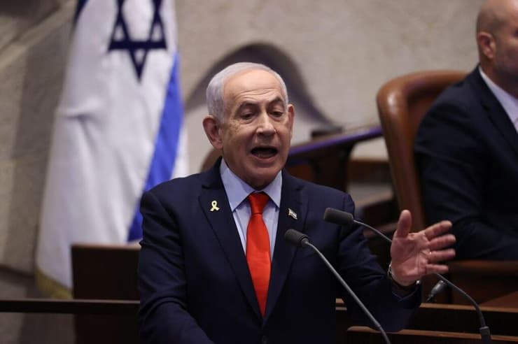 בנימין נתניהו בכנסת (צילום: אלכס קולומויסקי) דיון 40 חתימות במליאת הכנסת