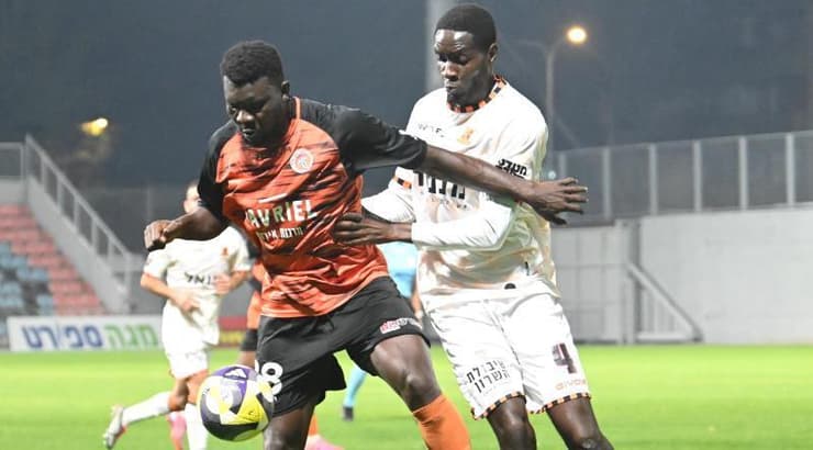 אבנעזר ממאטה בפעולה