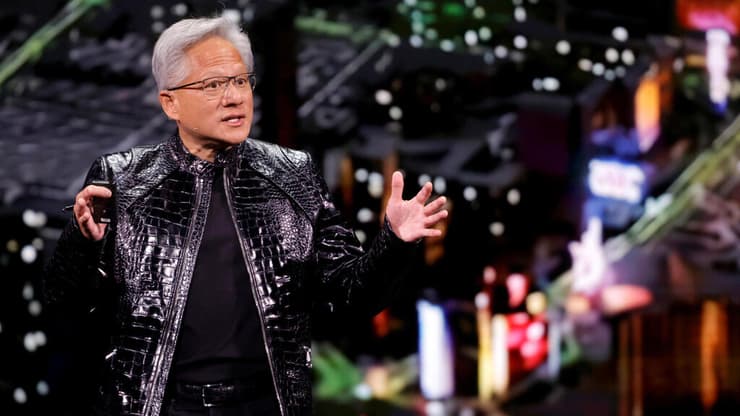 מנכ"ל אנבידיה, ג'נסן הואנג, ב-CES 2026