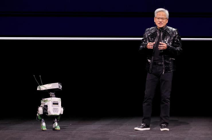 מנכ"ל אנבידיה, ג'נסן הואנג, ב-CES 2026