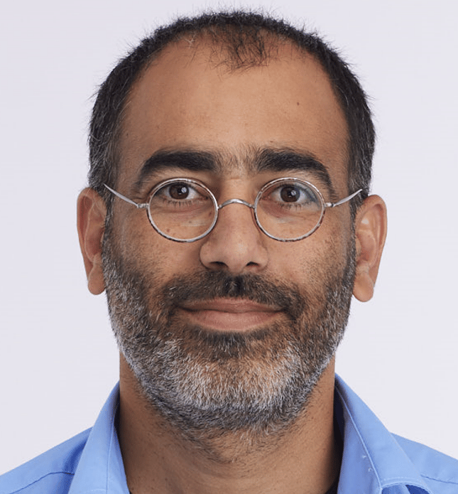 פרופ' יוסי לוי בלז (עופר חג׳בי) פרופ' יוסי לוי בלז