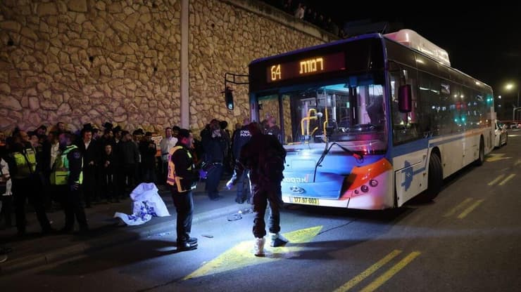 זירת הדריסה בירושלים (צילום: אלכס קולומויסקי) זירת דריסת המפגין החרדי בירושלים