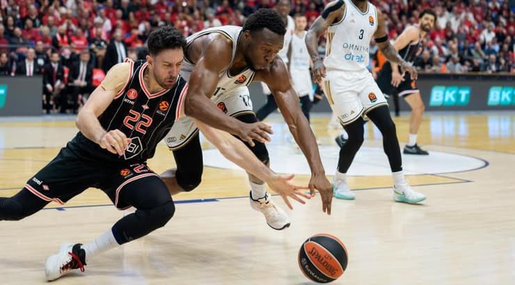 ואסיליה מיציץ׳ במאבק