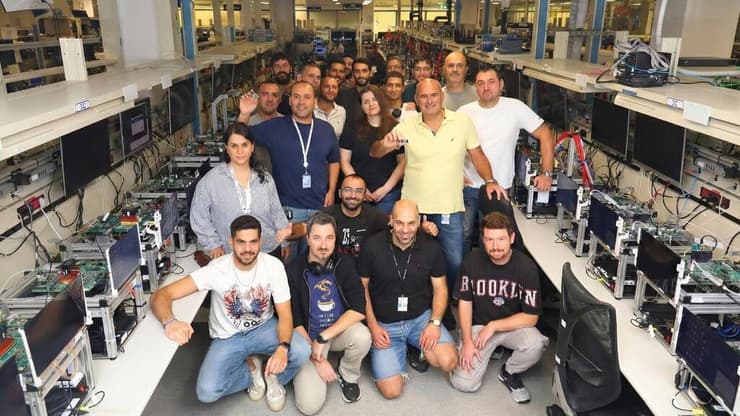 אחד מהצוותים הישראליים שהיו אחראיים על פיתוח המעבד