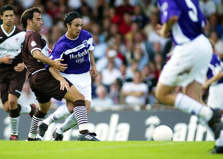 אלכסנדר נורי (בסגול) במדי אוסנבריק בליגה האיזורת בגרמניה נגד סנט פאולי