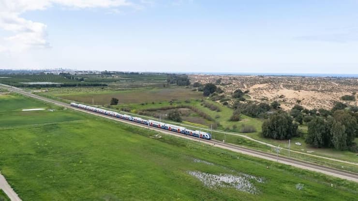 הרכבות החדשות. שעות הנסיעה יותאמו לביקושים (צילום: טל הפקת וידאו) הרכבות החדשות עם 12-10 קרונות