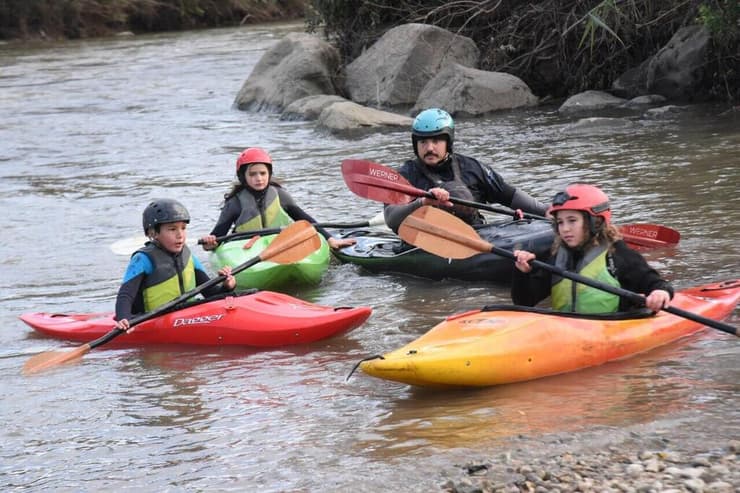 גלעד לחיאני פצוע האנוש ממלחמת לבנון השנייה התחיל להתאמן קבוע בשיט אתגרי והקים בית ספר ל שייט אתגרי מקום חוסן ל מפוני המלחמה