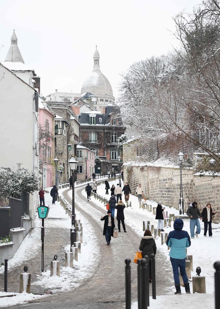 אירופה מזג אוויר גל קור צרפת שלג ב פריז