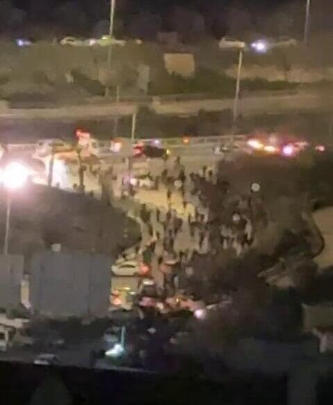 תיעוד מפיזור ההפגנה בכניסה לביר אל-מכסור מהומות ופיזור מפגינים על כביש 79, בעקבות הרצח המשולש בשפרעם