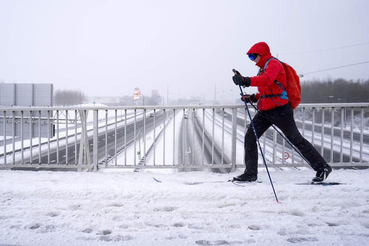 אירופה מזג אוויר גל קור הולנד גשר ב לונטן צפון הולנד