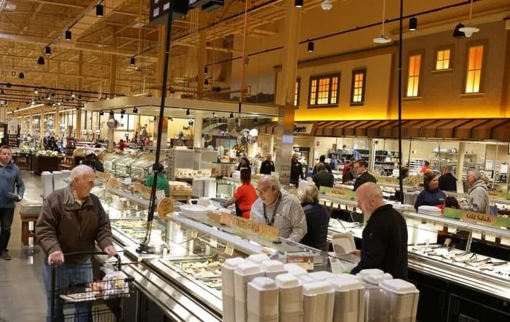 לקוחות בסניף של ווגמנס 