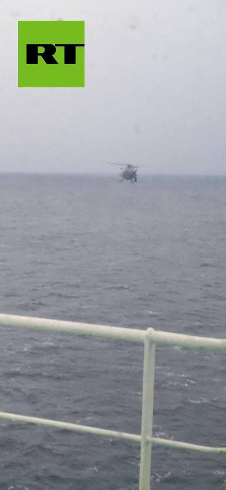 תיעוד של RT רוסיה של מסוק מעל המכלית בלה 1 ששמה הוחלף ל מרינרה