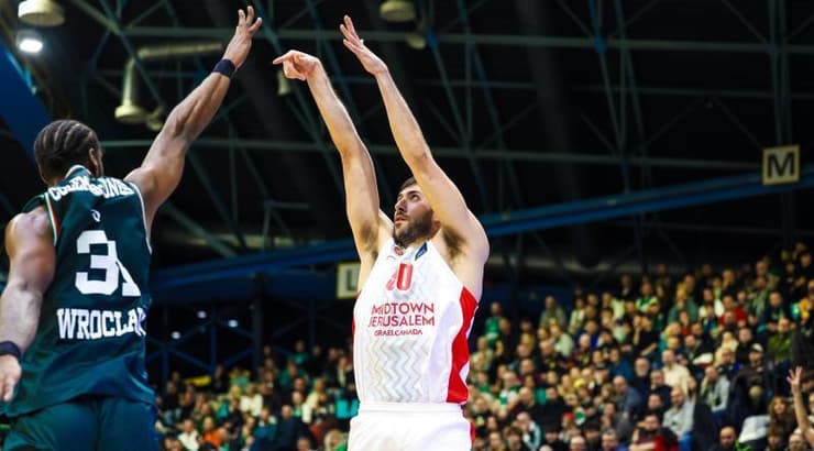 יובל זוסמן צולף שלשה