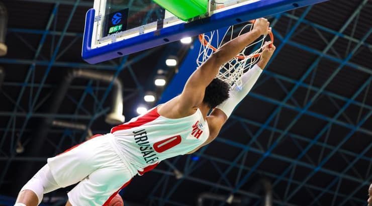 ג'סטין סמית' מתעופף