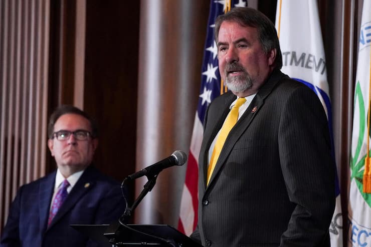 ארה"ב חבר קונגרס דאג לה מלפה לה-מלפה מת