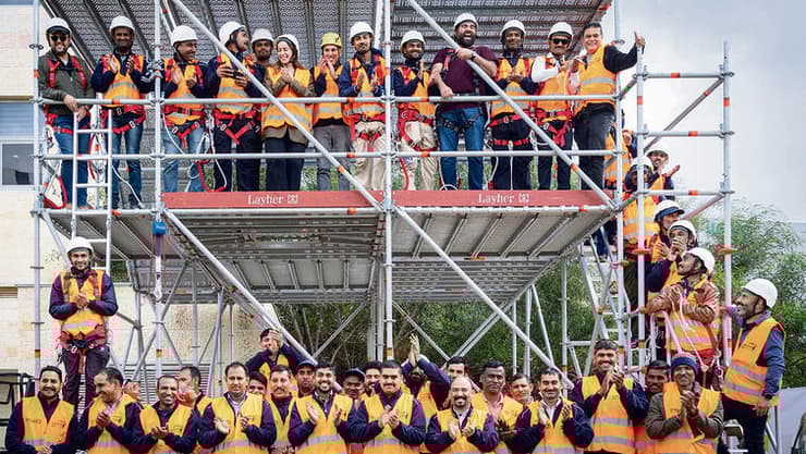 בענף חסרים 37 אלף עובדים. פועלי בניין שהגיעו לארץ מהודו