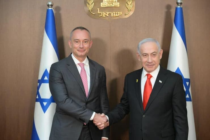 נתניהו עם מלאדנוב (צילום: עמוס בן גרשום/ לע"מ) נתניהו עם מלדנוב