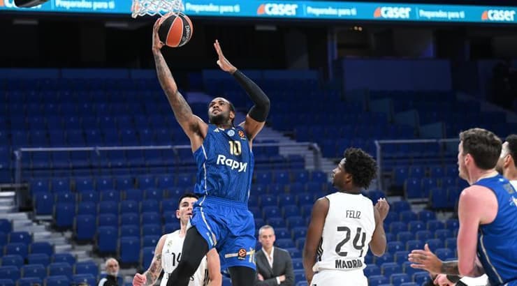 אושיי בריסט עולה לזריקה