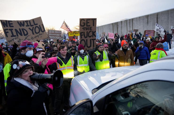 ארה"ב הפגנות ב מיניאפוליס מינסוטה אחרי הרג ניקול רנה גוד על ידי ICE 