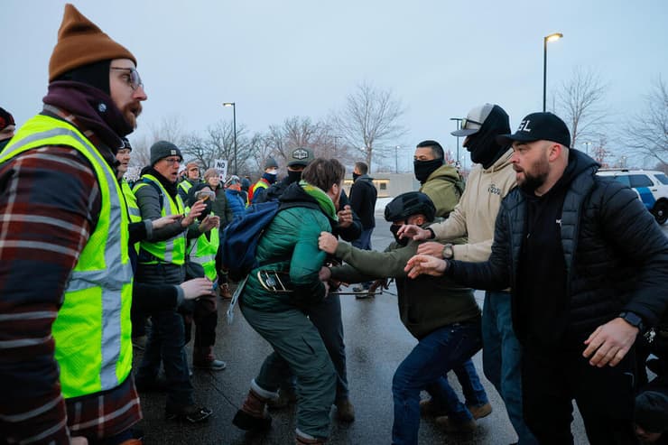 ארה"ב הפגנות ב מיניאפוליס מינסוטה אחרי הרג ניקול רנה גוד על ידי ICE 