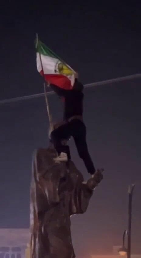 התפרעות מפגינים באיראן לאחר ניתוק האינטרנט התפרעות מפגינים באיראן לאחר ניתוק האינטרנט