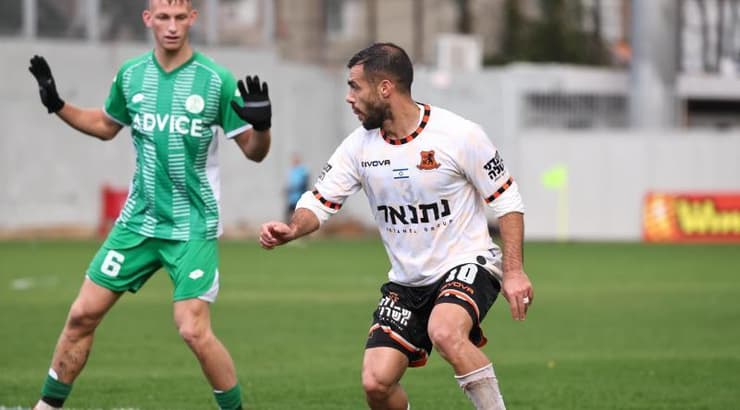 שגיא דרור עם הכדור