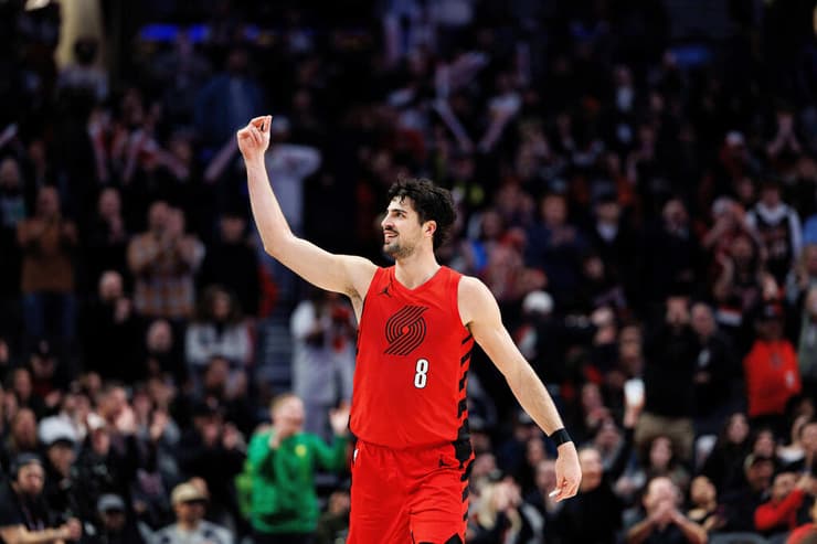 משחק אדיר בקלאץ'. אבדיה (צילום: AP Photo/Howard Lao) אבדיה