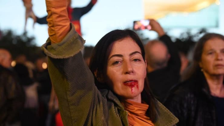 הפגנה בכיכר הבימה נגד הממשלה