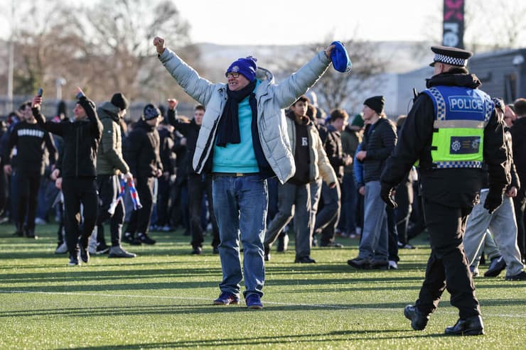 מקלספילד נגד קריסטל פאלאס