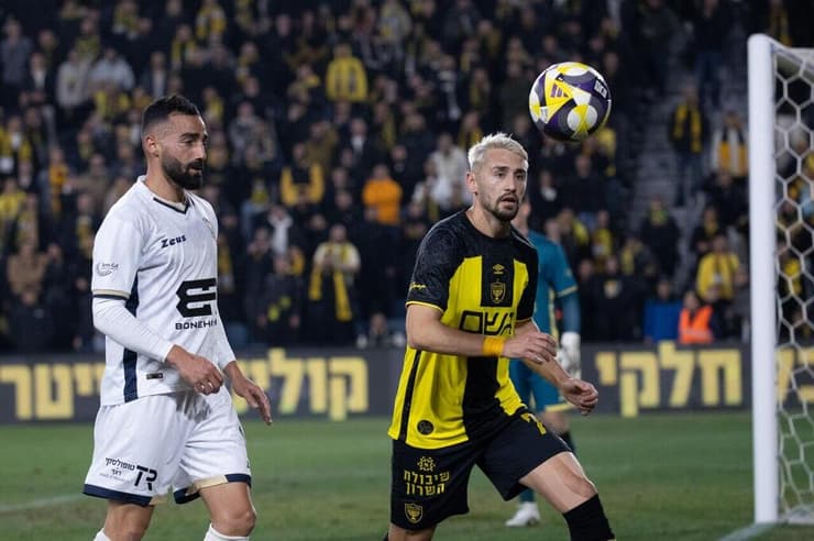 ייעדר ממשחק הגביע מול קריית שמונה. אצילי (צילום: אלכס קולומויסקי) בית"ר ירושלים עומר אצילי בני ריינה