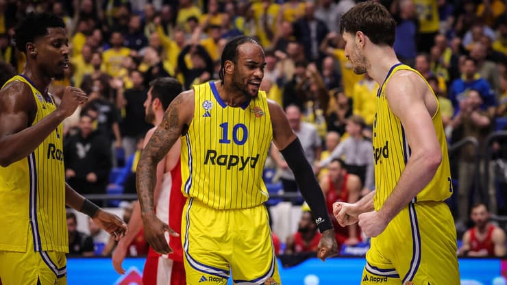 רומן סורקין חוגג עם אושיי בריסט וג'יילן הורד