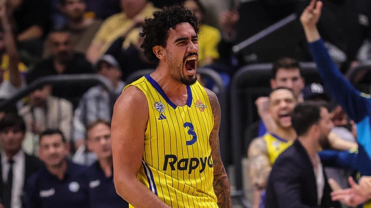 שחקן מכבי ת"א מרסיו סנטוס