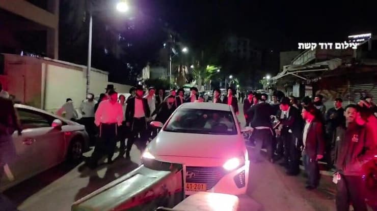 הפגנה ואלימות של חרדים קיצונים מחוץ לכנס של חטיבת החשמונאים