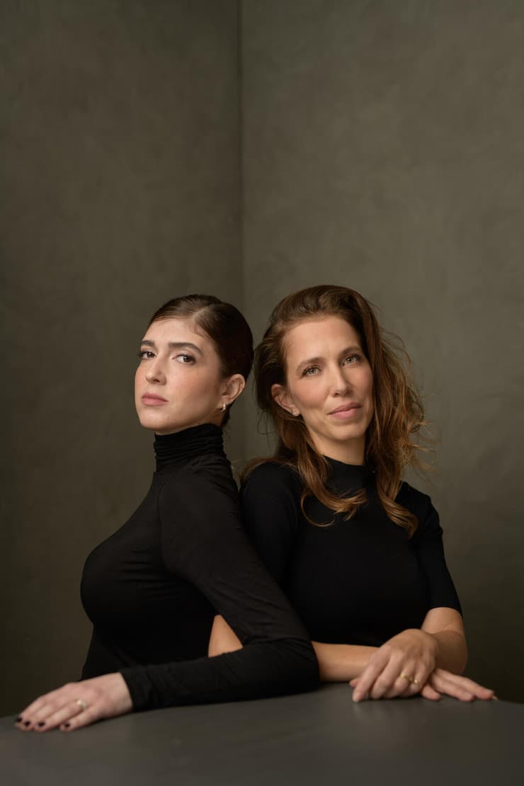 דפנה זילברג (מימין) וגילית קוזבה (צילום: יונתן בלום) דפנה זילברג (מימין) וגילית קוזבה