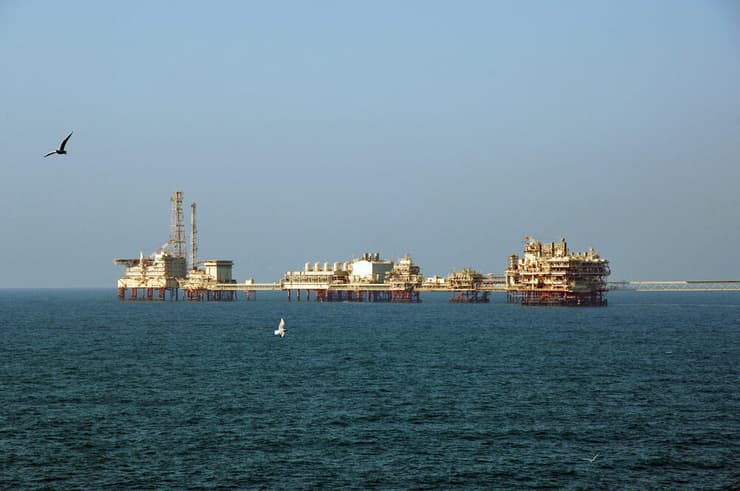 אסדת גז ונפט במפרץ הפרסי