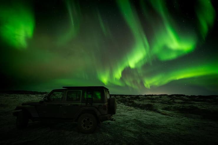 כשהזוהר הצפוני האיר את איסלנד
