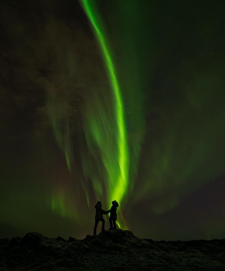 כשהזוהר הצפוני האיר את איסלנד