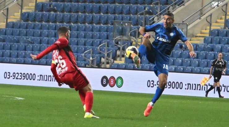 איתן טיבי מרחיק