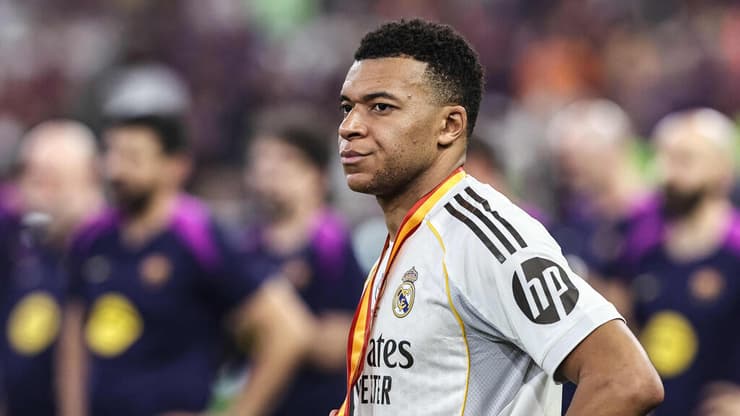 היה עצבני. אמבאפה (צילום: Fadel SENNA / AFP) אמבאפה