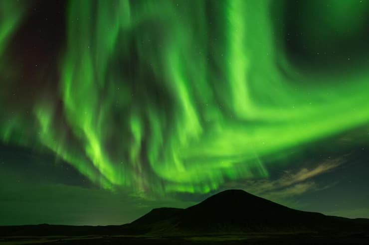 כשהזוהר הצפוני האיר את איסלנד