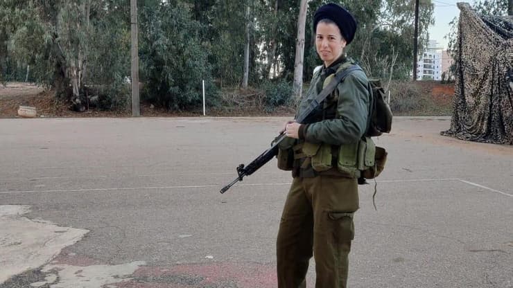 ד"ר רובינשטיין בטירונות במחנה 80.    