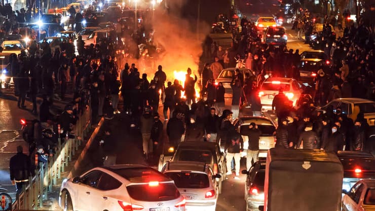 מחאה מחאות הפגנה הפגנות איראן טהרן 8 בינואר