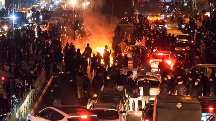 מחאה מחאות הפגנה הפגנות איראן טהרן 8 בינואר