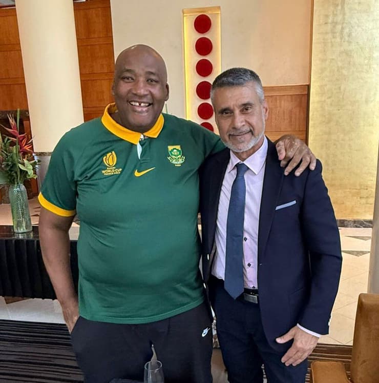 מימין: השגריר דוד סרנגה ושר התרבות גייטון מקנזי