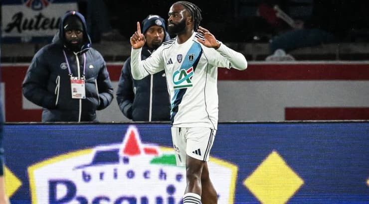 ג'ונתן איקונה חוגג את שער הניצחון