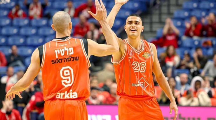 ים מדר חוגג עם גיא פלטין